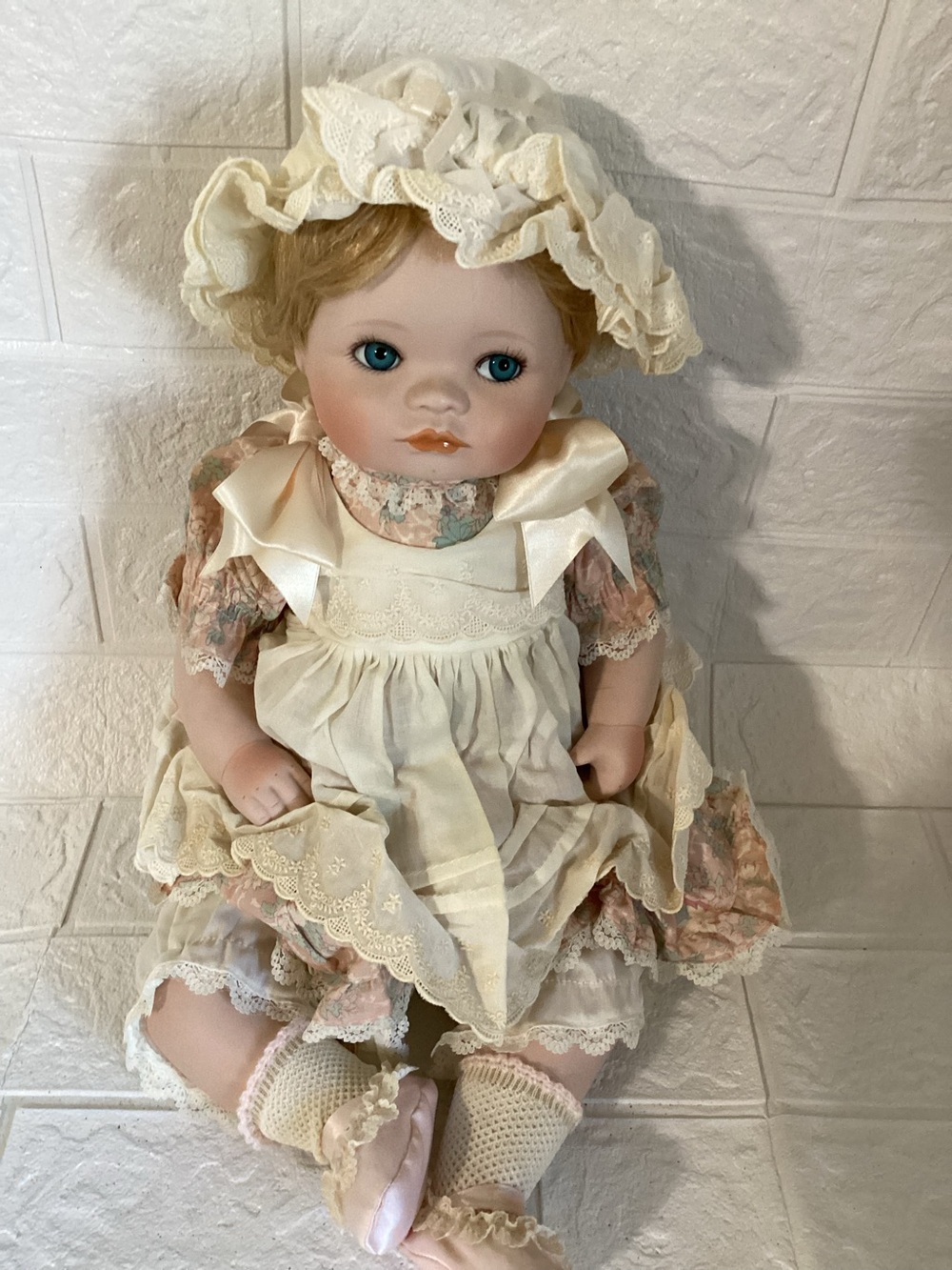 Vtg Porcelain Doll " Jessica" By Connie Walser 1989